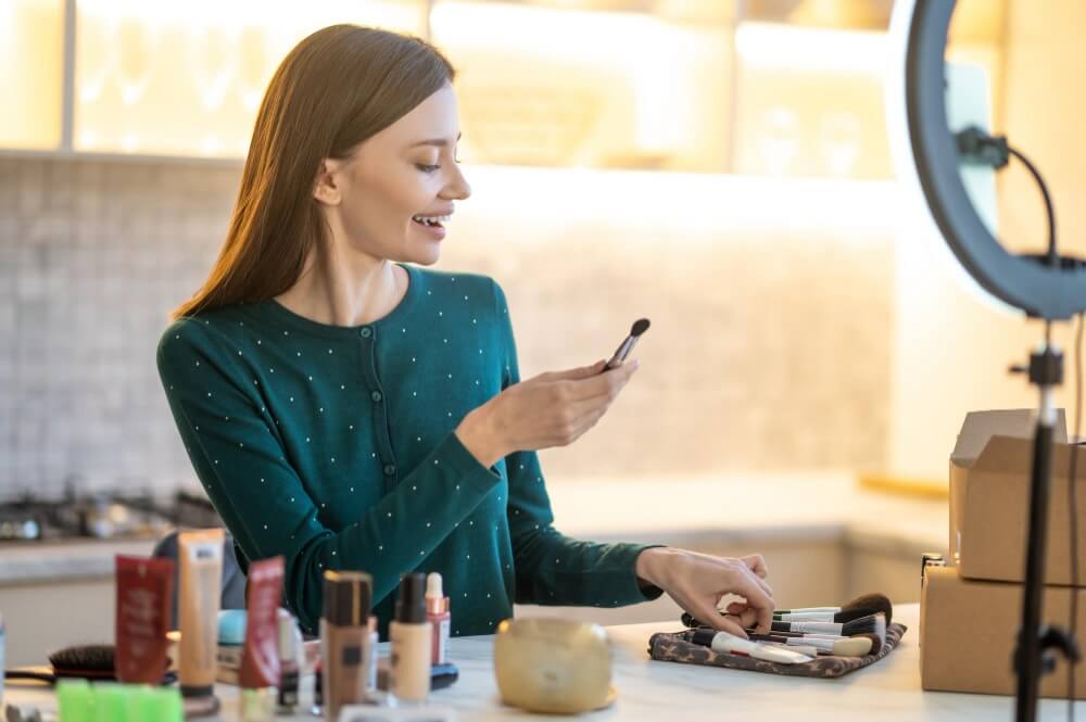 Enhancing Customer Engagement with Big Data and AI in Health and Beauty eCommerce